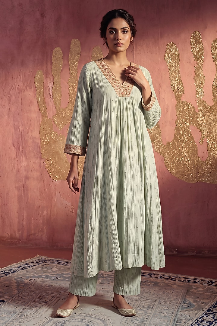 Grey Mul Chanderi Sequin Embroidered Kurta Set by Two Sisters By Gyans at Pernia's Pop Up Shop