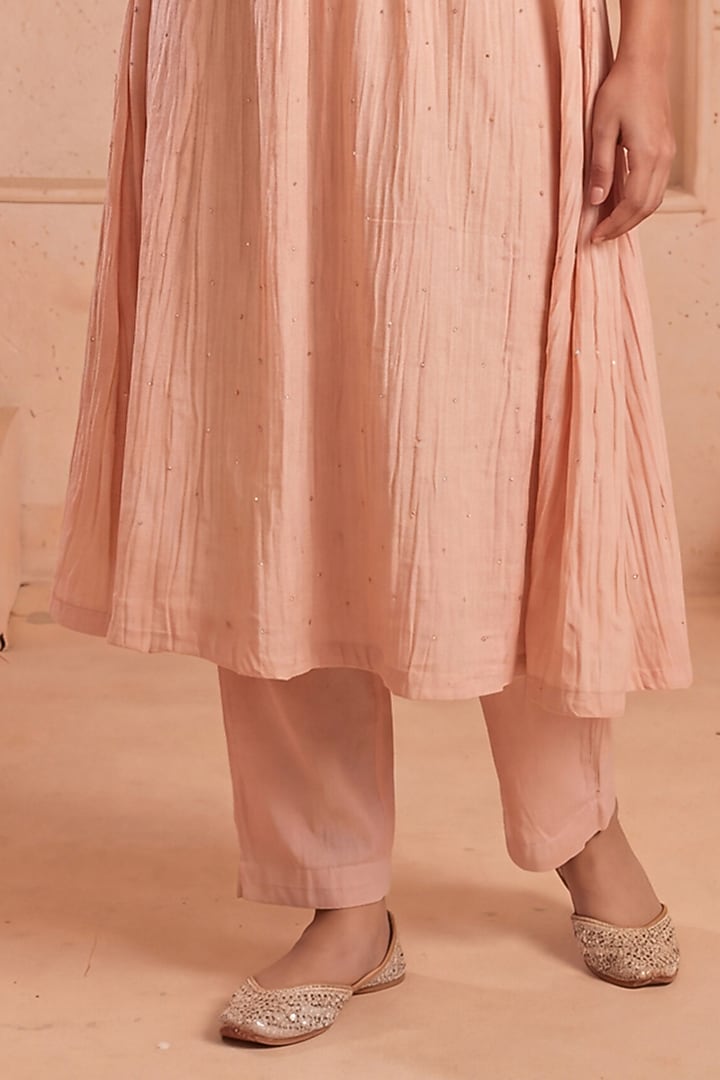 Blush Pink Mul Chanderi Sequin Embroidered Kurta Set by Two Sisters By Gyans at Pernia's Pop Up Shop