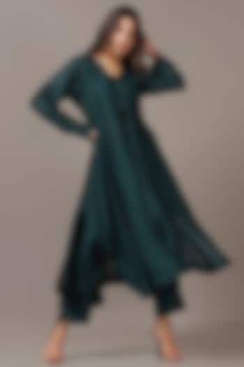 Teal Green Silk Sequins Embroidered Asymmetric Kurta Set by Two Sisters By Gyans at Pernia's Pop Up Shop