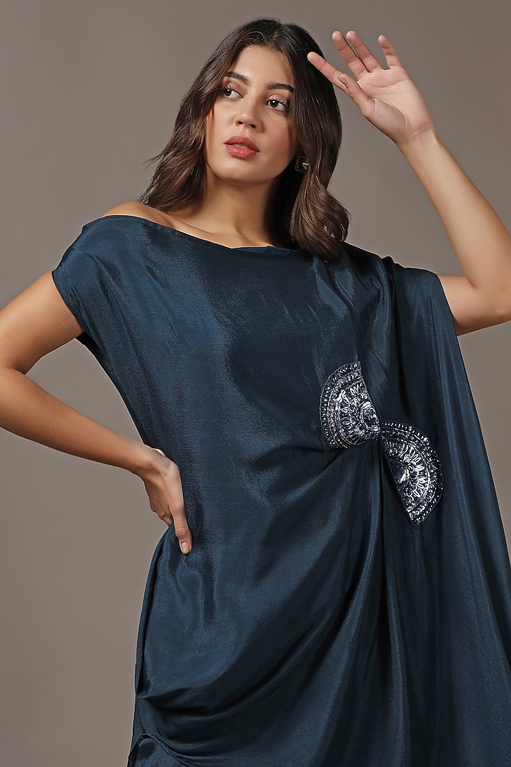 Teal Green Silk Asymmetric Off-Shoulder Kurta Set by Two Sisters By Gyans at Pernia's Pop Up Shop