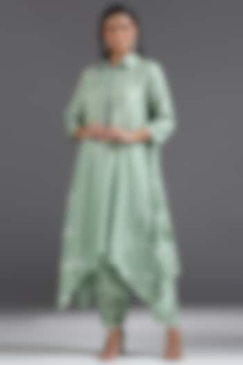 Green Soft Silk Leheriya Printed Asymmetric Kurta Set by Two Sisters By Gyans at Pernia's Pop Up Shop
