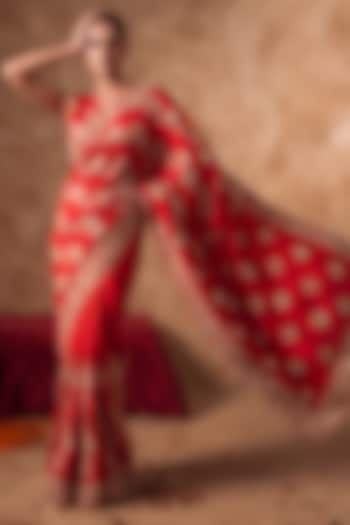 Red Silk Floral Sequins Embroidered Party Wear Saree Set by Two Sisters By Gyans at Pernia's Pop Up Shop
