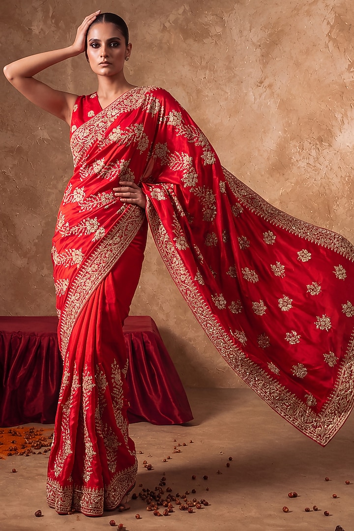Red Silk Floral Sequins Embroidered Party Wear Saree Set by Two Sisters By Gyans at Pernia's Pop Up Shop