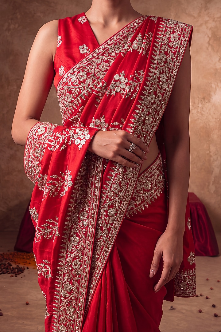 Red Silk Floral Sequins Embroidered Party Wear Saree Set by Two Sisters By Gyans at Pernia's Pop Up Shop