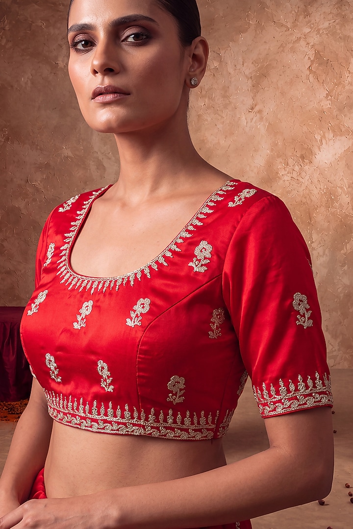Red Silk Floral Sequins Embroidered Party Wear Saree Set by Two Sisters By Gyans at Pernia's Pop Up Shop