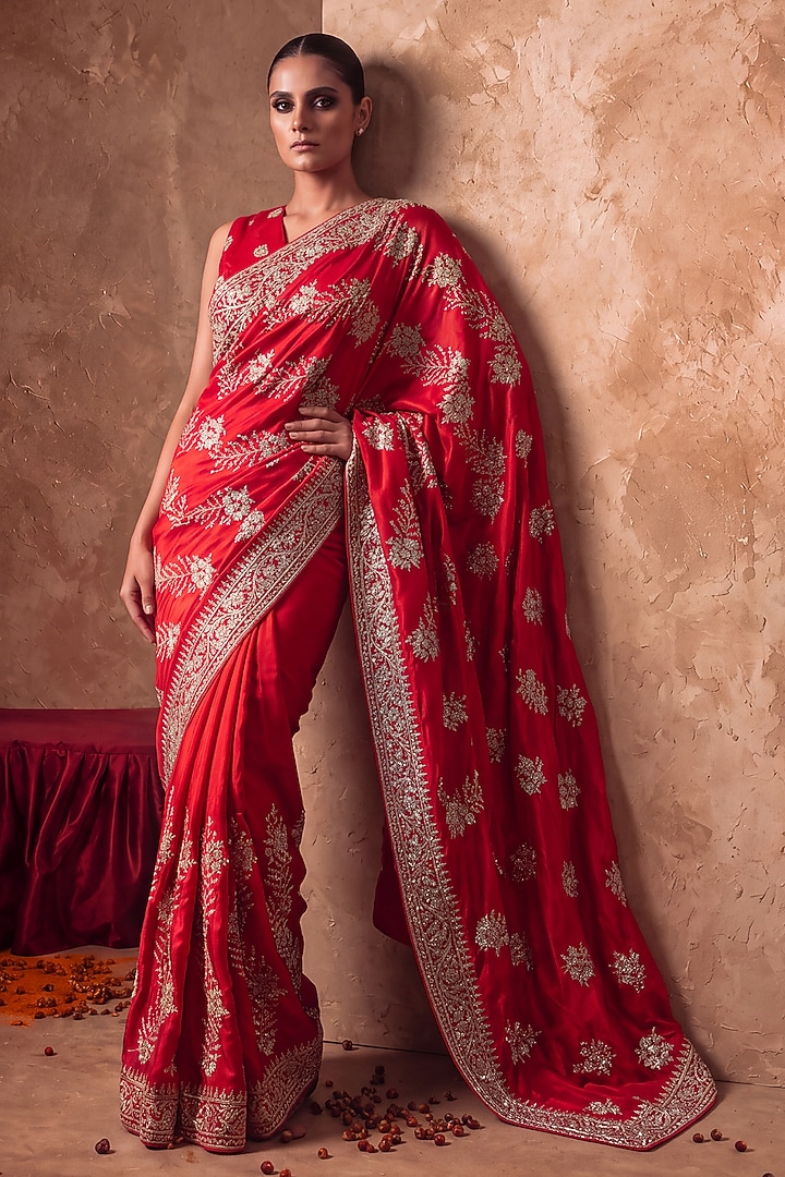 Red Silk Floral Sequins Embroidered Party Wear Saree Set by Two Sisters By Gyans at Pernia's Pop Up Shop