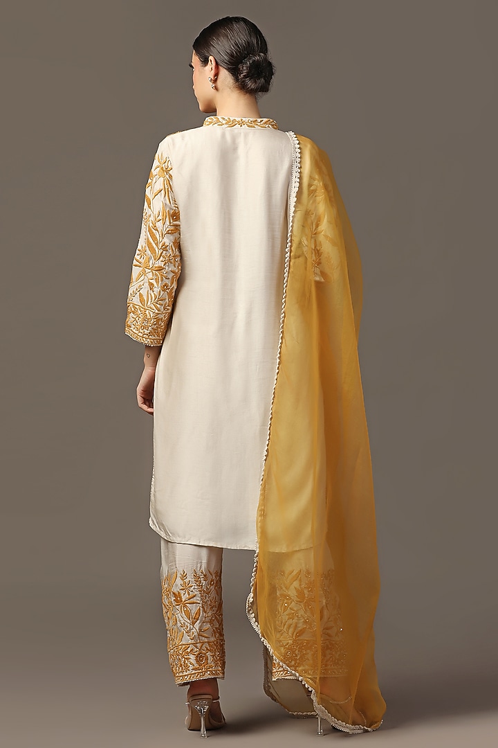 Beige Silk Sequins Embroidered Kurta Set by Two Sisters By Gyans at Pernia's Pop Up Shop