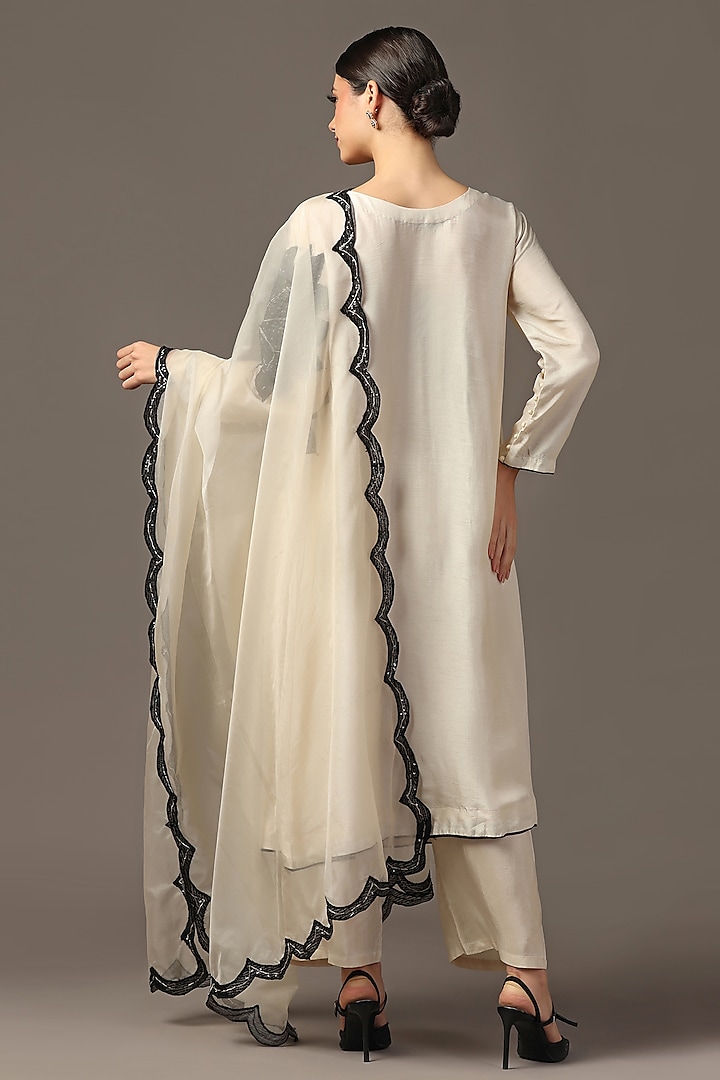 White Silk Starburst Sequins Embroidered Kurta Set by Two Sisters By Gyans at Pernia's Pop Up Shop