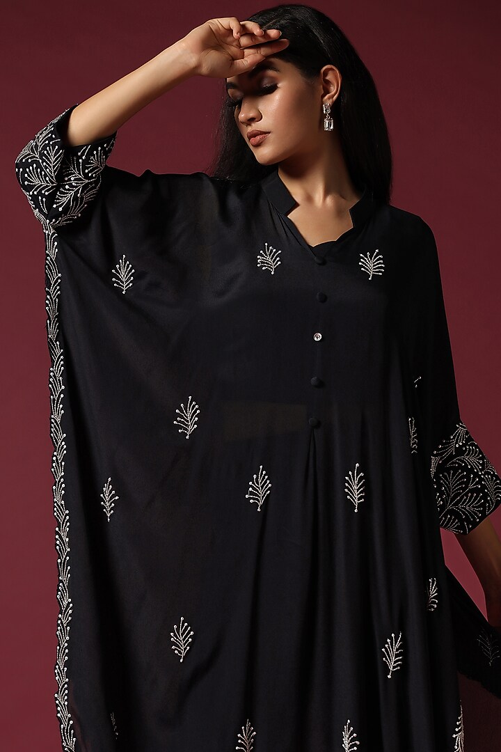 Black Chiffon Hand Embroidered Kurta Set by Two Sisters By Gyans at Pernia's Pop Up Shop