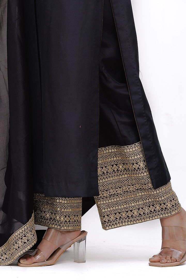 Black Pure Silk Zardosi Work Kurta Set by The Silk Love at Pernia's Pop Up Shop