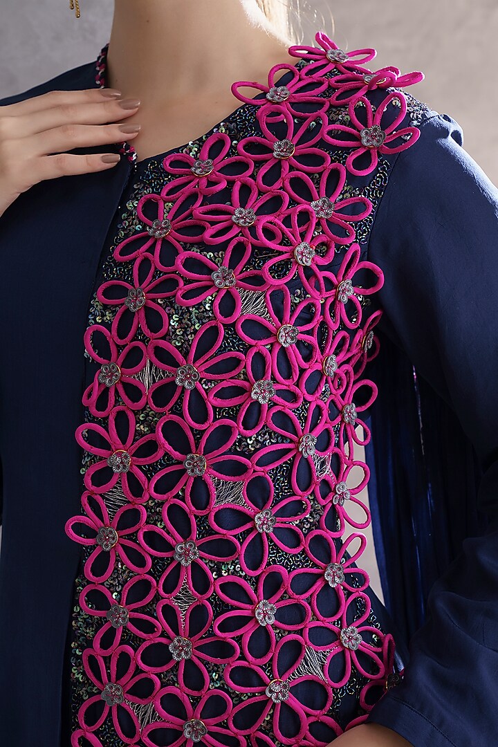 Blue Pure Silk Zari & Thread Embellished Kurta Set by The Silk Love at Pernia's Pop Up Shop