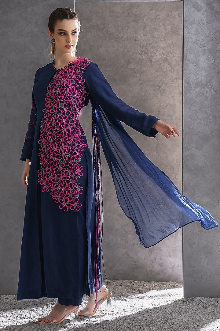 Blue Pure Silk Zari & Thread Embellished Kurta Set by The Silk Love at Pernia's Pop Up Shop
