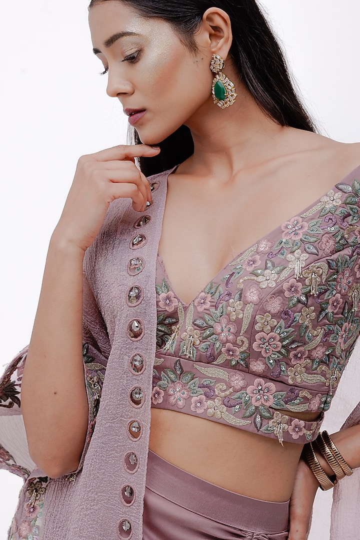 Mauve Crushed Organza Embroidered Cape Set by The Silk Love at Pernia's Pop Up Shop