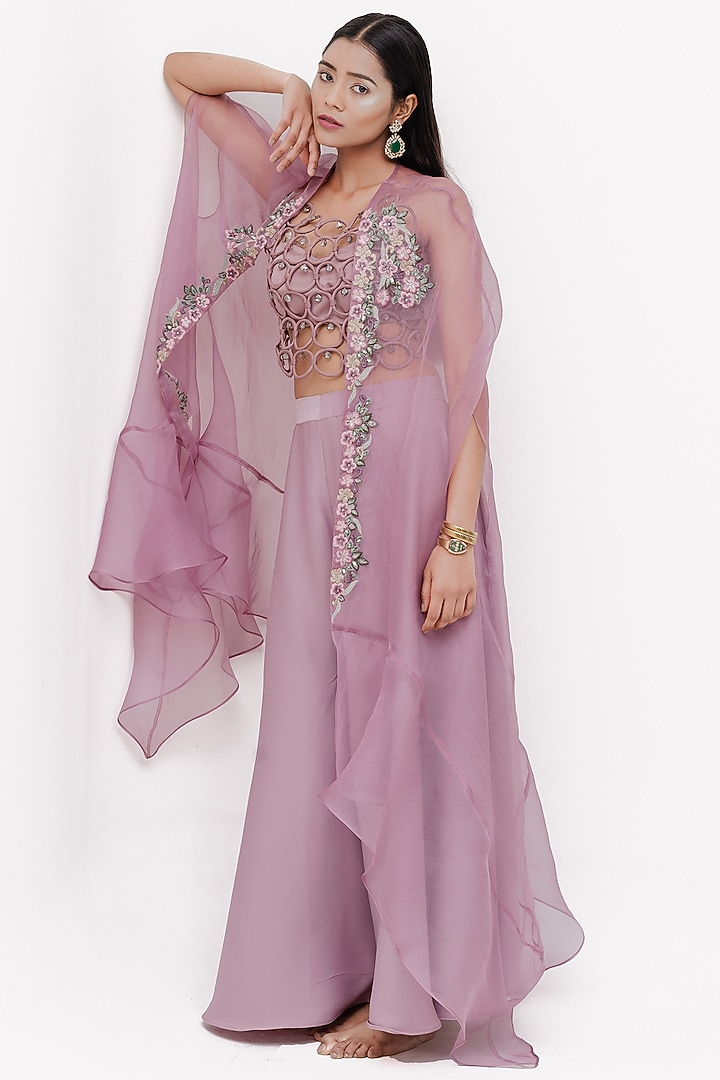 Mauve Crushed Organza Embroidered Cape Set by The Silk Love at Pernia's Pop Up Shop