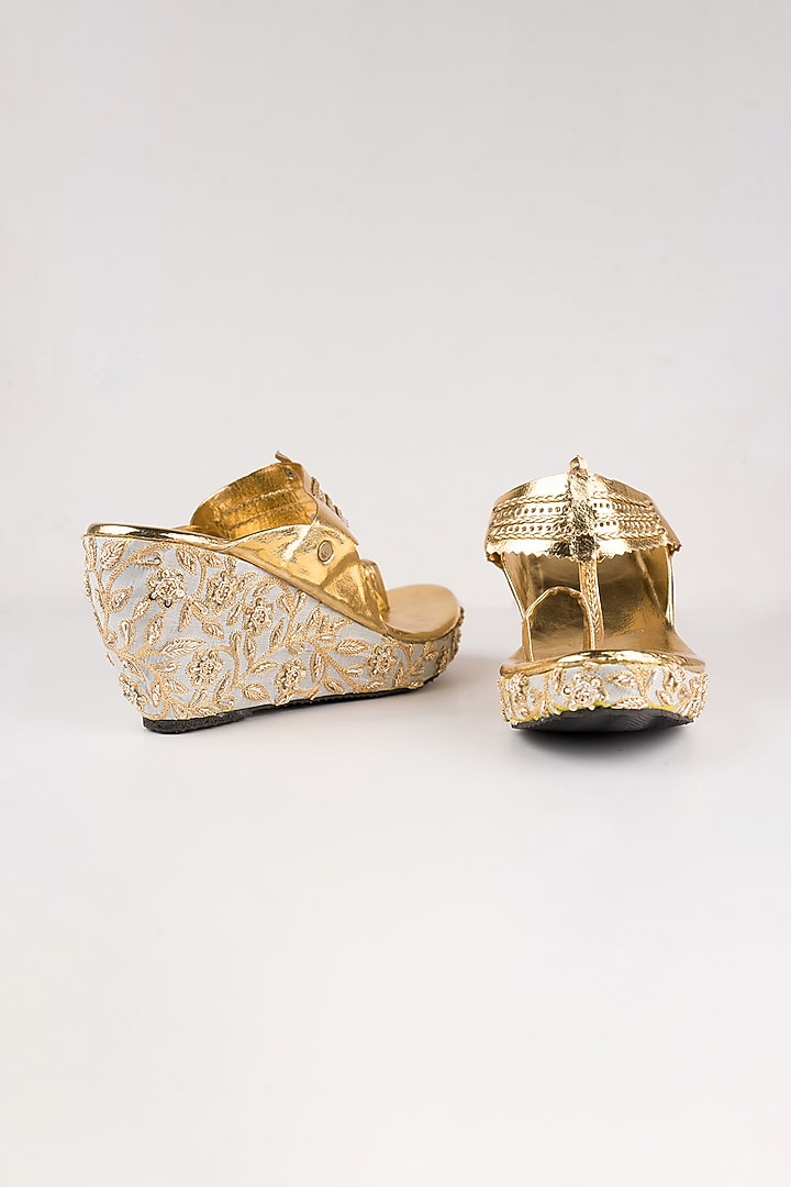 Off White Embroidered Kolhapuri Wedges by The Shoe Tales at Pernia's Pop Up Shop