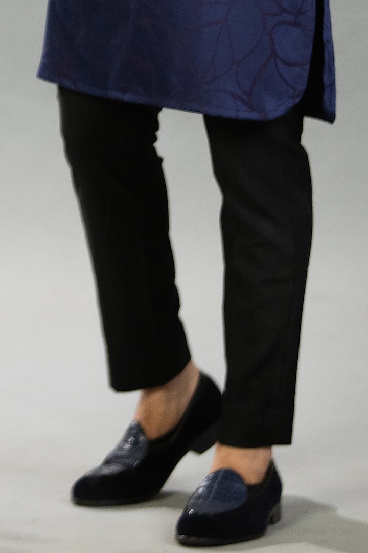 Black Polyester & Viscose Bundi Set by Tharun Kiron at Pernia's Pop Up Shop