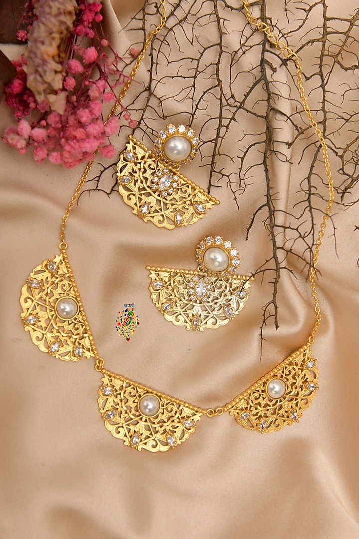 Gold Finish Pearl Necklace Set by Totapari