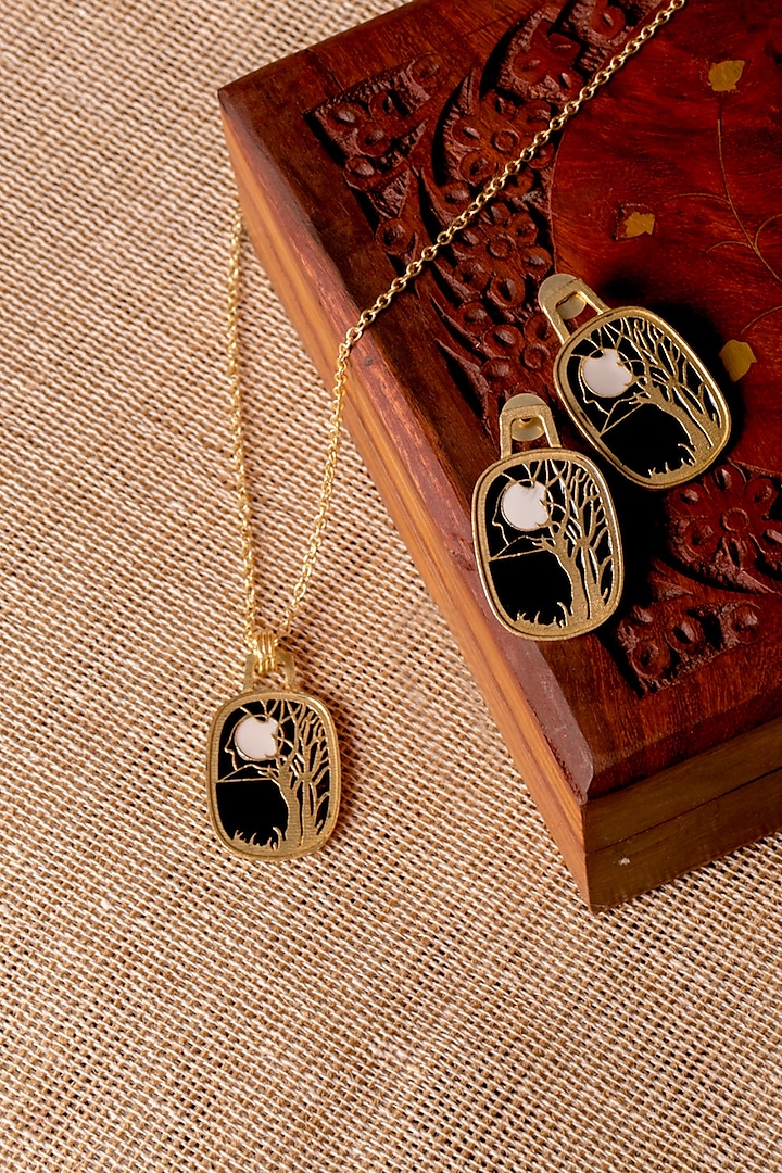 Gold Finish Enameled Pendant Necklace Set by Totapari
