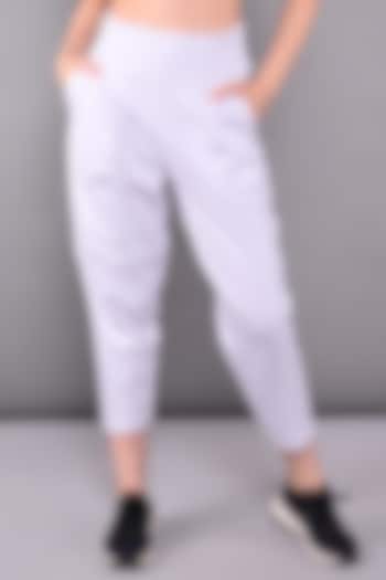 White Cotton Pleated Yoga Pants by TUNA ACTIVE