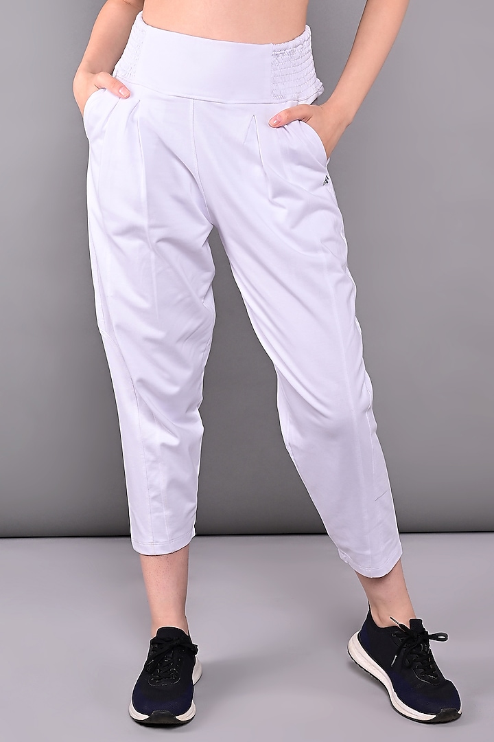 White Cotton Pleated Yoga Pants by TUNA ACTIVE