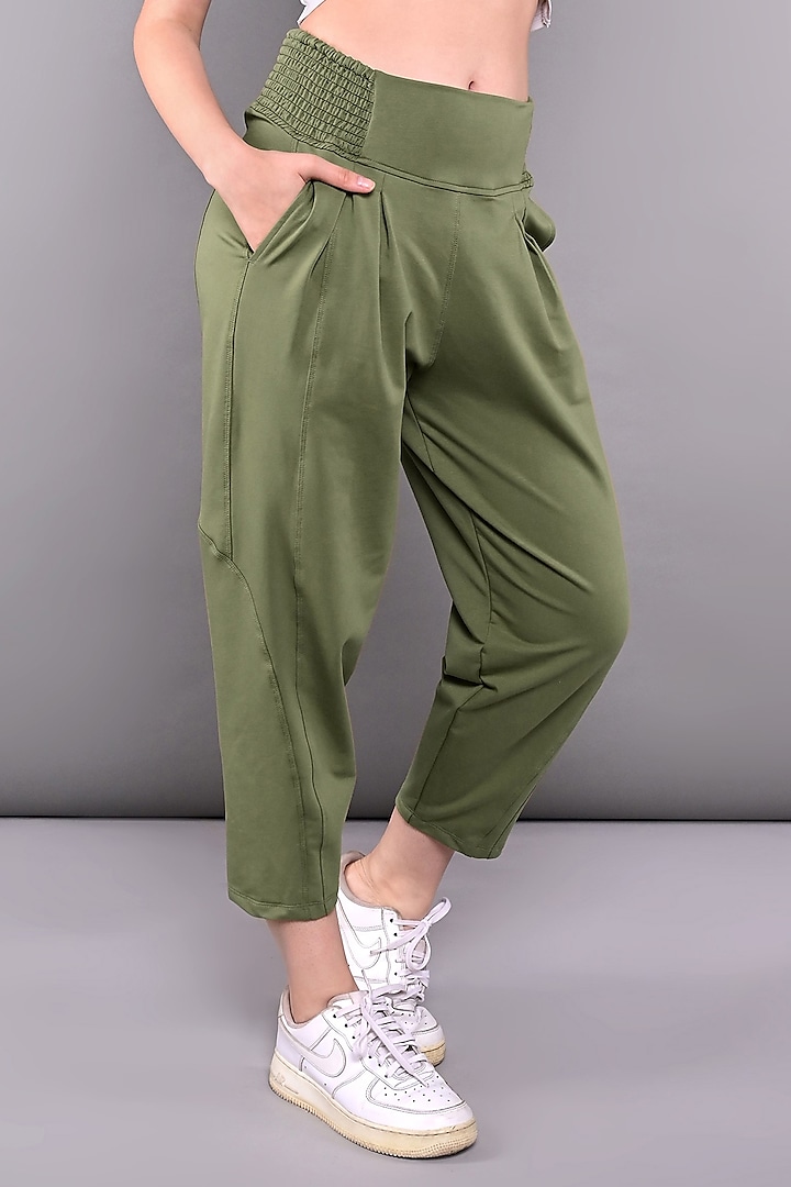 Green Cotton Pleated Yoga Pants Design by TUNA ACTIVE at Pernia's Pop Up  Shop 2024