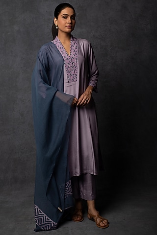 Lavender Muslin Patchwork Embellished Straight-Fit Kurta Set by Tulsi