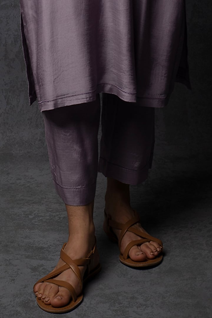 Lavender Muslin Patchwork Embellished Straight-Fit Kurta Set by Tulsi at Pernia's Pop Up Shop