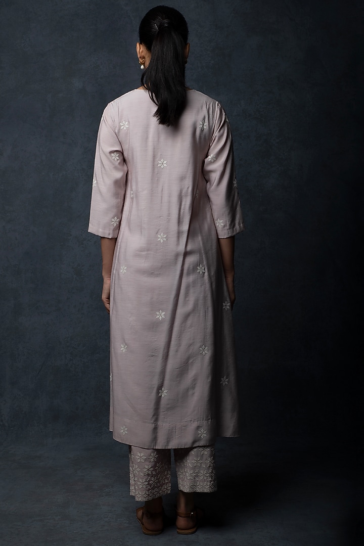 Lavender Chanderi Thread Embroidered A-Line Kurta Set by Tulsi at Pernia's Pop Up Shop