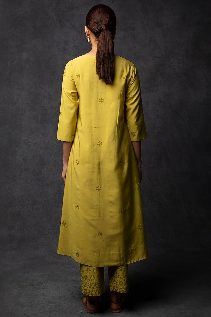 Greenish-Yellow Chanderi Thread Embroidered A-Line Kurta Set by Tulsi at Pernia's Pop Up Shop
