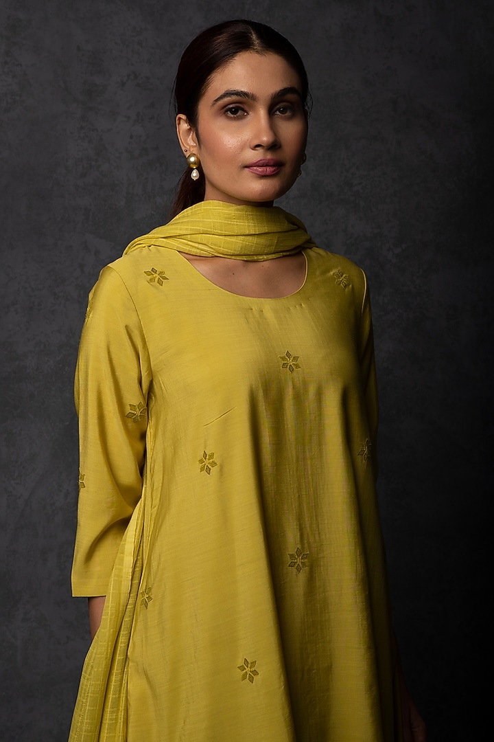 Greenish-Yellow Chanderi Thread Embroidered A-Line Kurta Set by Tulsi at Pernia's Pop Up Shop