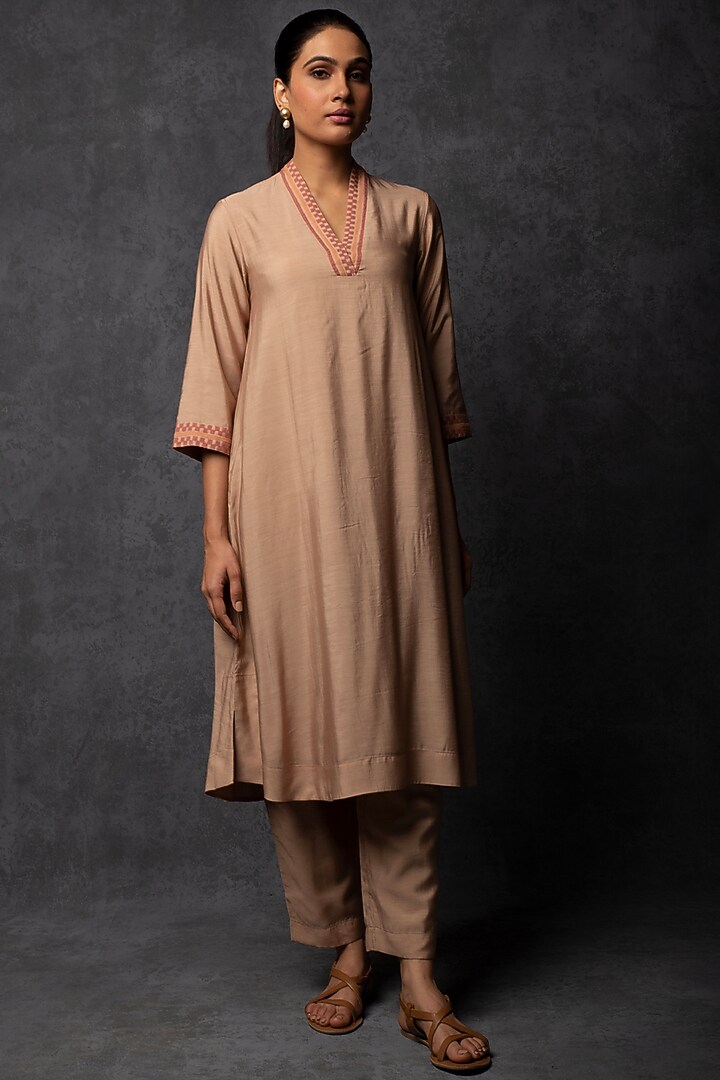 Beige Chanderi Patchwork Embroidered Kurta Set by Tulsi at Pernia's Pop Up Shop