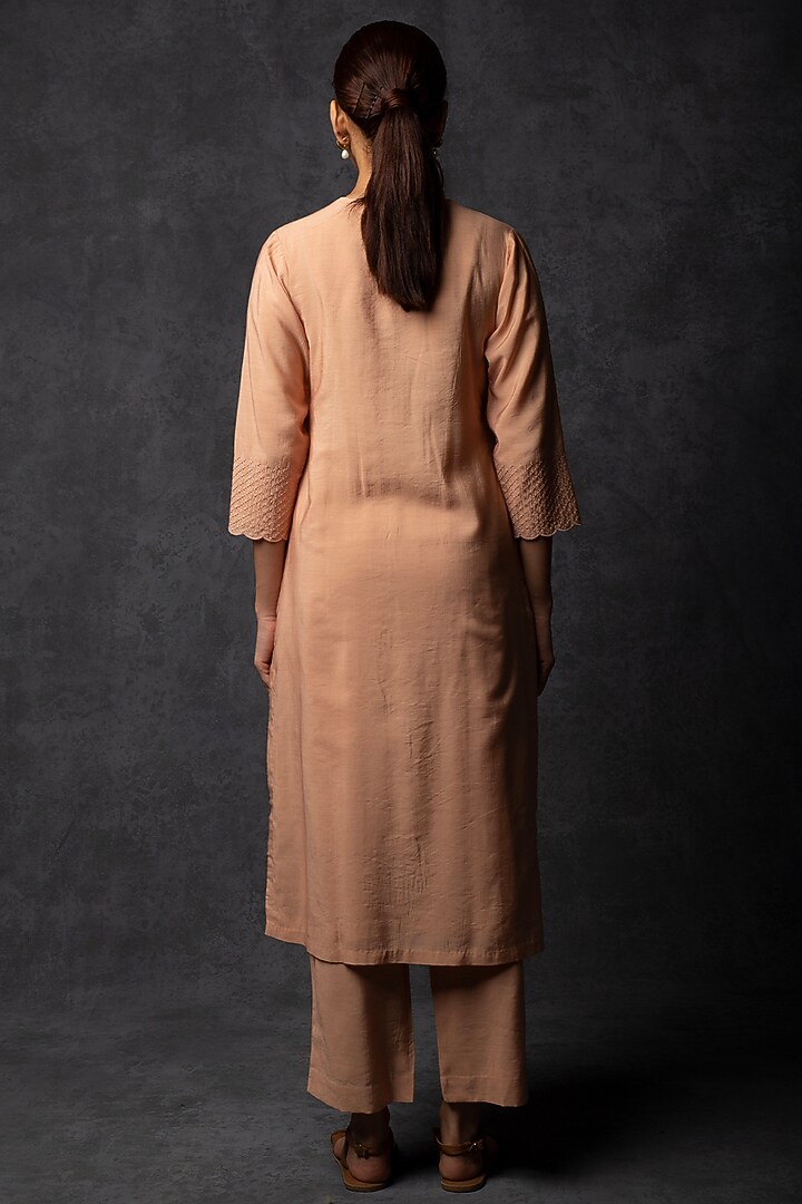 Peach Chanderi Thread Embroidered Kurta Set by Tulsi at Pernia's Pop Up Shop