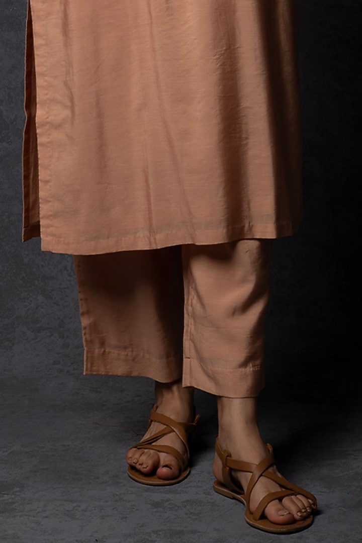 Peach Chanderi Thread Embroidered Kurta Set by Tulsi at Pernia's Pop Up Shop