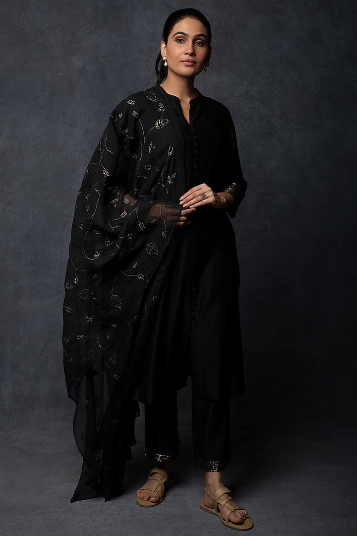 Black Chanderi Sequins Embroidered Straight-Fit Kurta Set by Tulsi