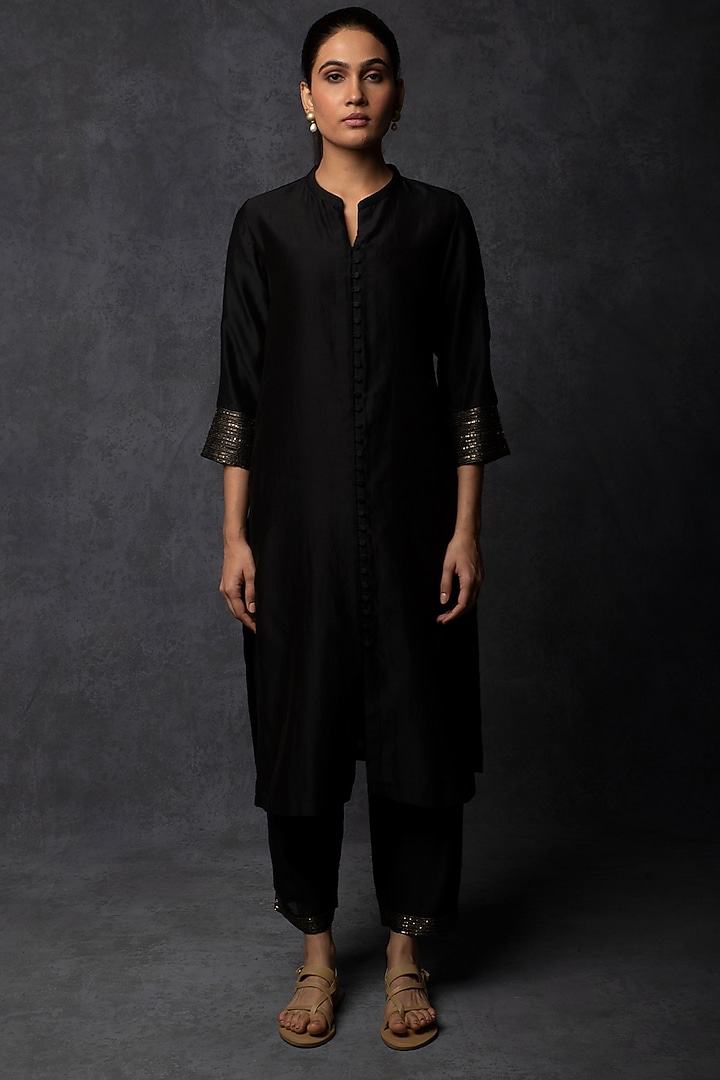 Black Chanderi Sequins Embroidered Straight-Fit Kurta Set by Tulsi at Pernia's Pop Up Shop