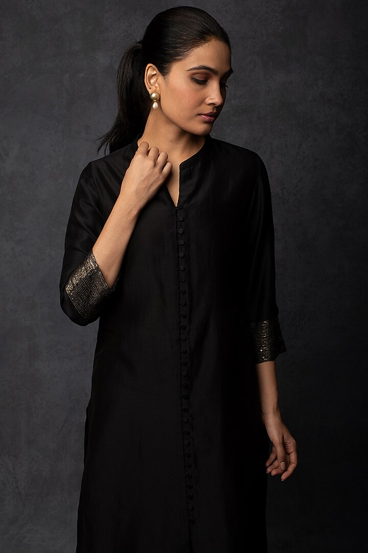 Black Chanderi Sequins Embroidered Straight-Fit Kurta Set by Tulsi at Pernia's Pop Up Shop