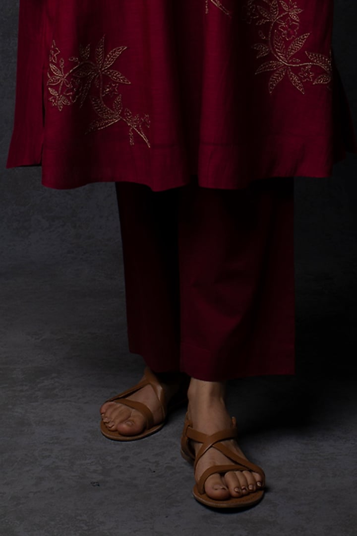 Maroon Chanderi Thread Embroidered Straight-Fit Kurta Set by Tulsi at Pernia's Pop Up Shop