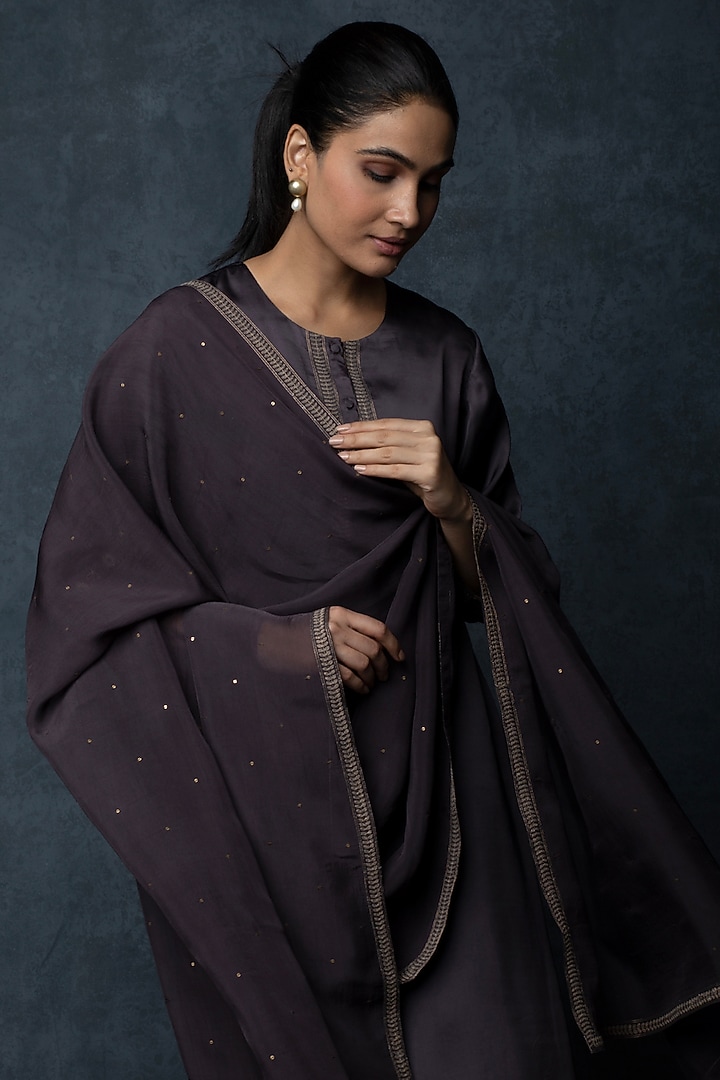 Charcoal Grey Silk Thread Embroidered Straight-Fit Kurta Set by Tulsi at Pernia's Pop Up Shop