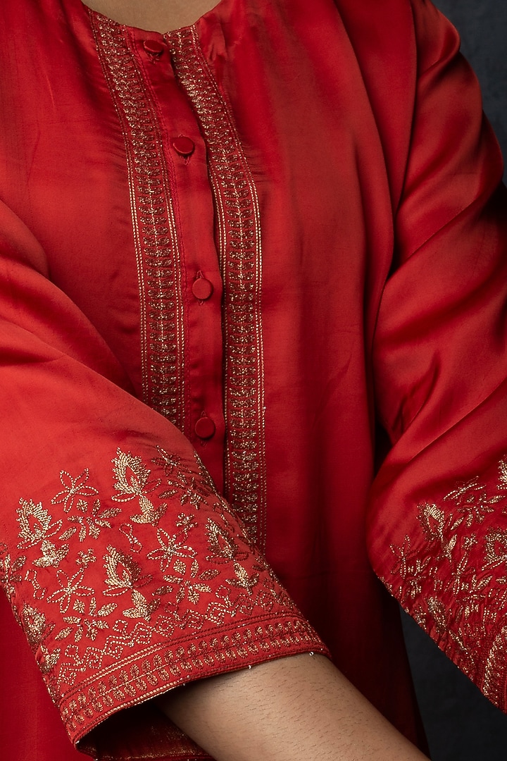 Rust Silk Thread Embroidered Straight-Fit Kurta Set by Tulsi at Pernia's Pop Up Shop