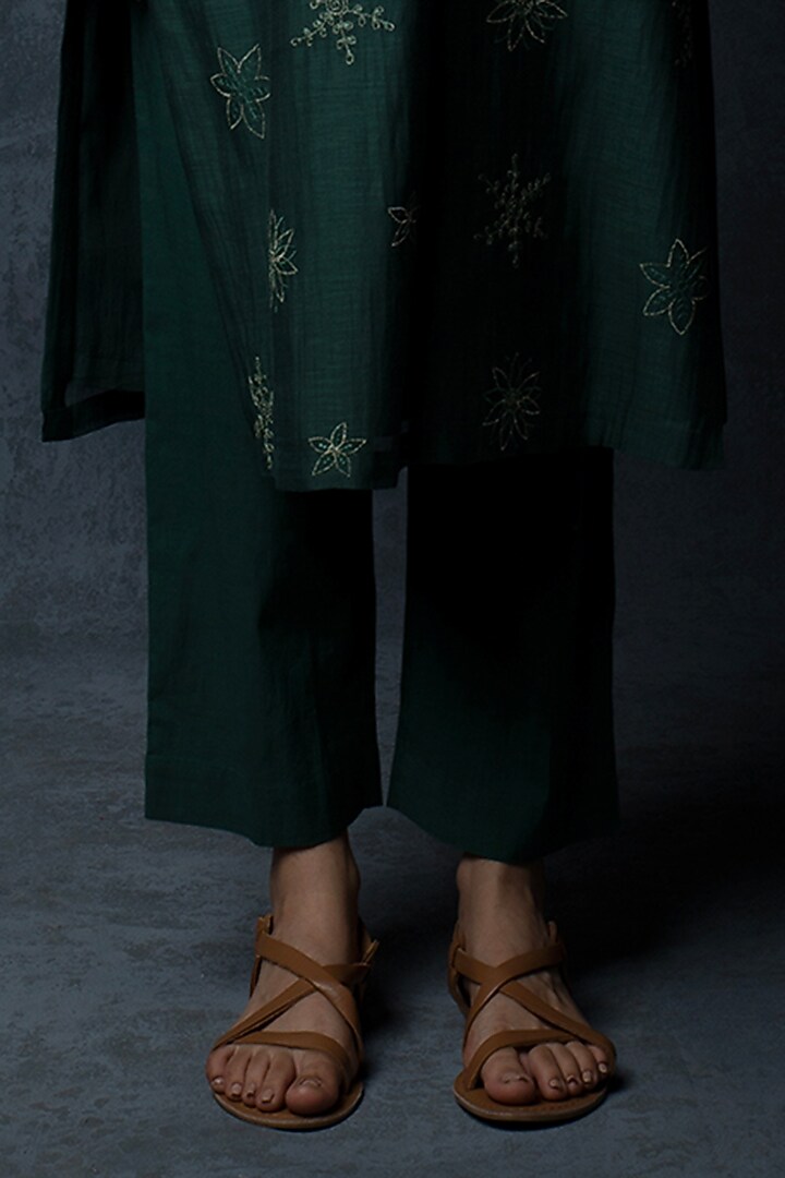 Emerald Green Chanderi Floral Motif Thread Embroidered Kurta Set by Tulsi at Pernia's Pop Up Shop
