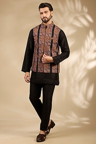 Black Viscose Thread Embroidered Bundi Jacket Set by TushPosh