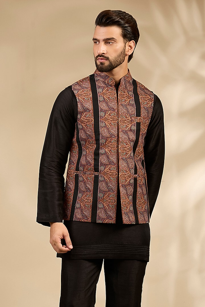 Black Viscose Thread Embroidered Bundi Jacket Set by TushPosh at Pernia's Pop Up Shop