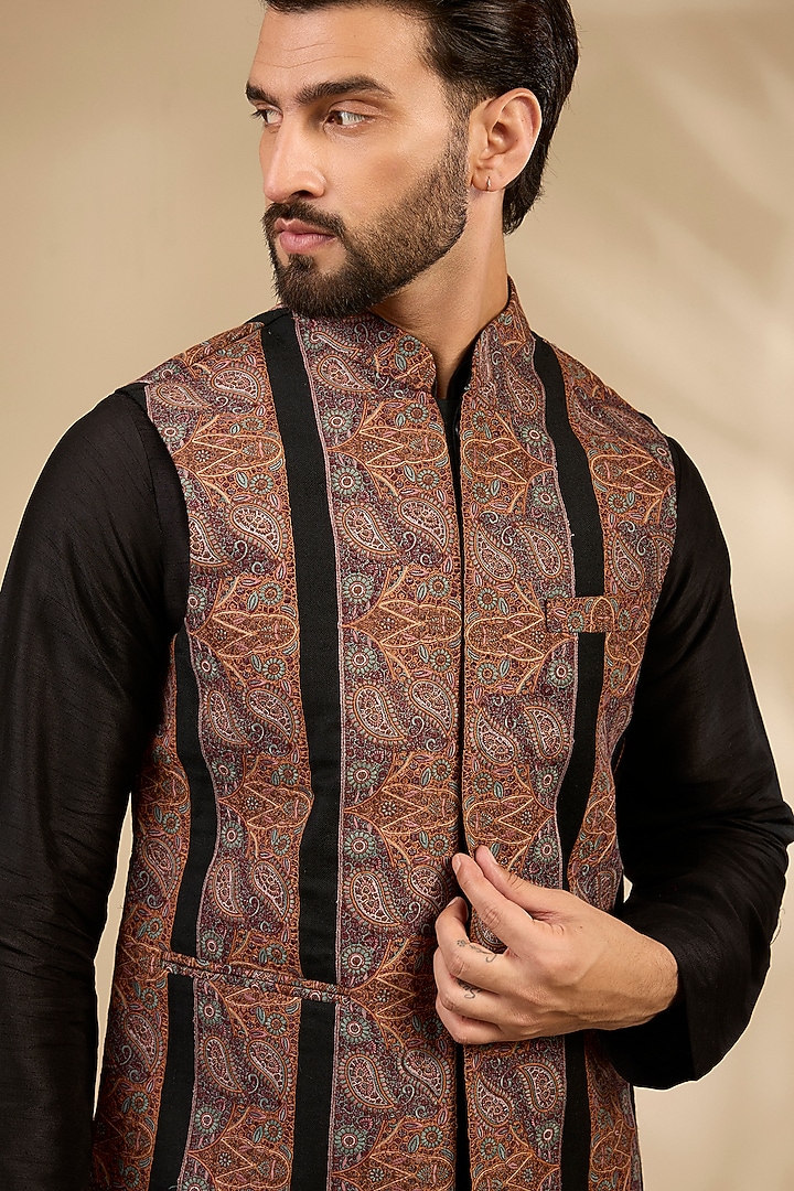 Black Viscose Thread Embroidered Bundi Jacket Set by TushPosh at Pernia's Pop Up Shop