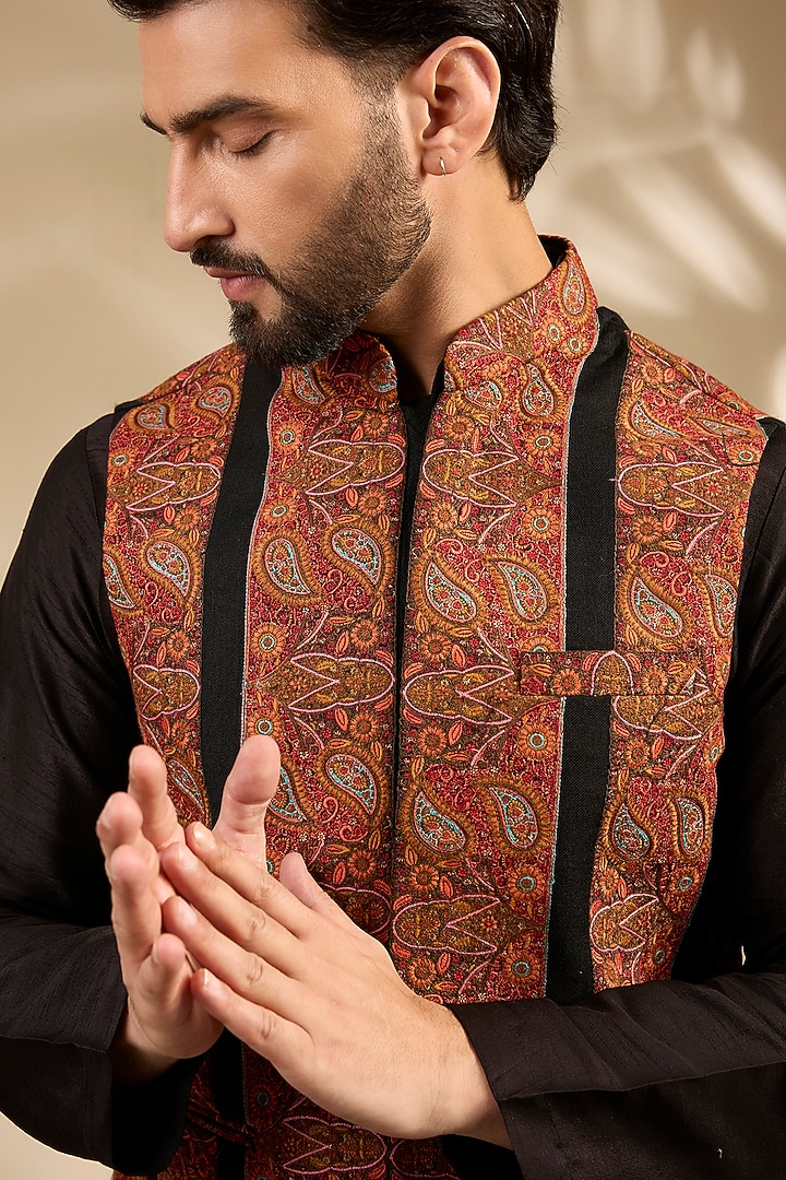 Black Viscose Thread Embroidered Bundi Jacket Set by TushPosh at Pernia's Pop Up Shop