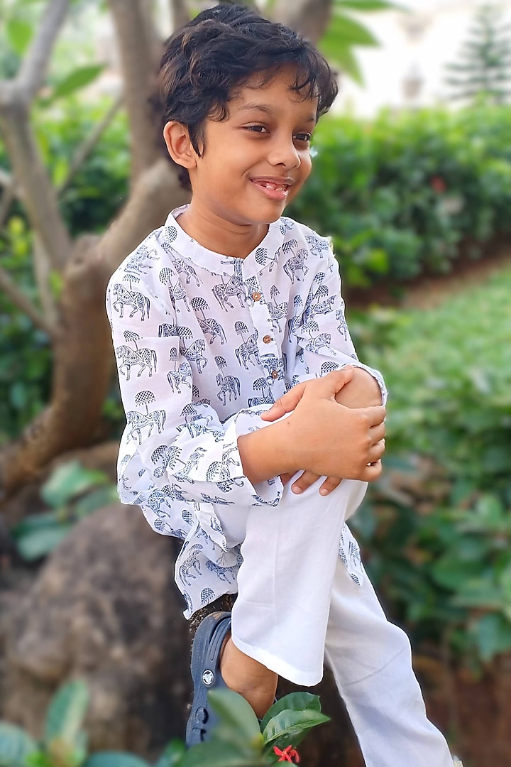 Blue Cotton Malmal Printed Kurta Set For Boys by Tura Turi at Pernia's Pop Up Shop