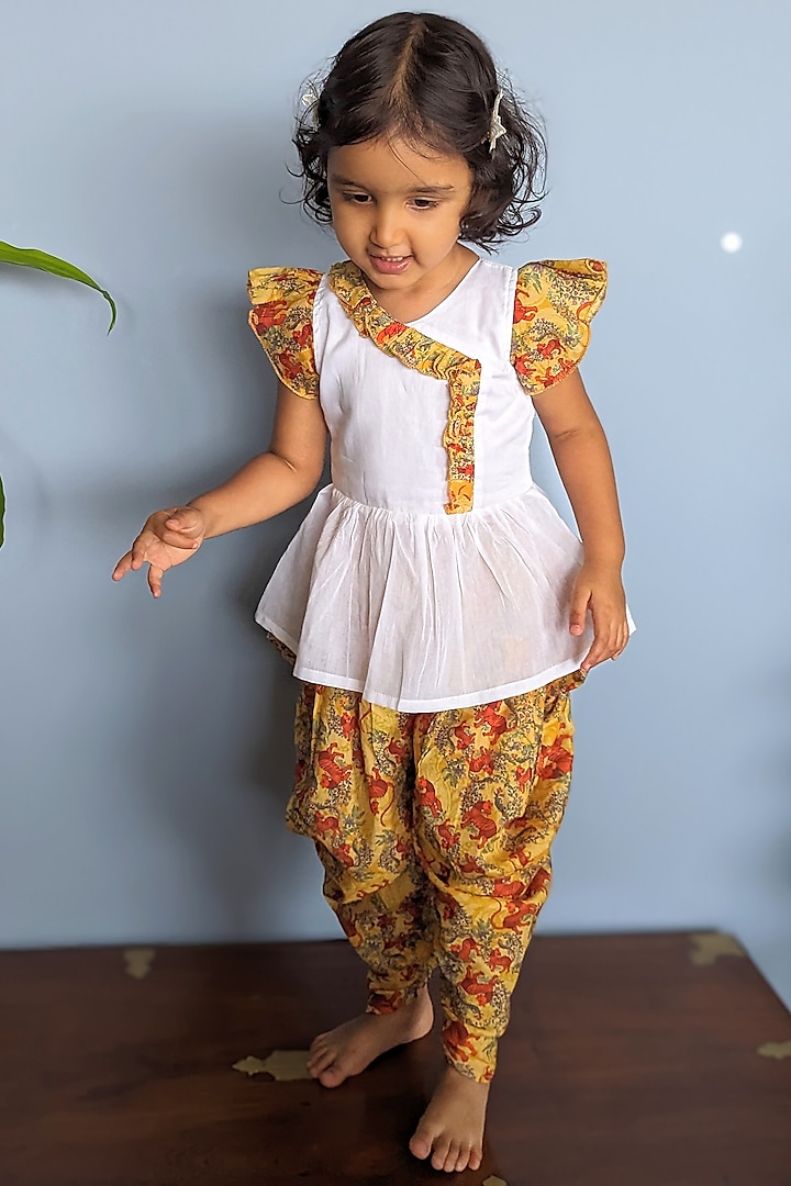 Yellow & White Premium Cotton Malmal Printed Kurta Set For Girls by Tura Turi at Pernia's Pop Up Shop