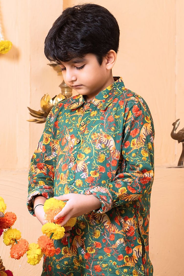 Multi-Colored Cotton Malmal Printed Kurta Set For Boys by Tura Turi at Pernia's Pop Up Shop