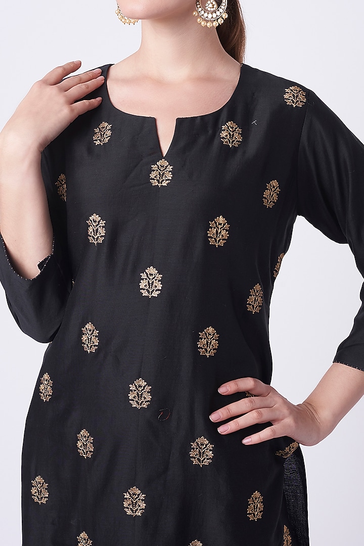 Black Embroidered Kurta  by Turaja at Pernia's Pop Up Shop