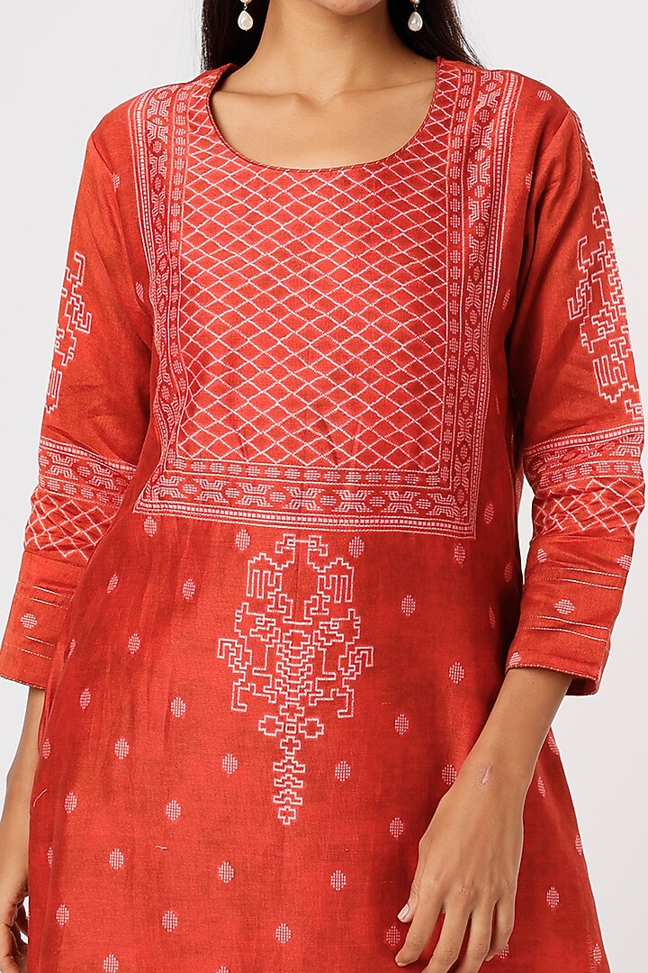 Fiery Red Embroidered Kurta by Turaja at Pernia's Pop Up Shop