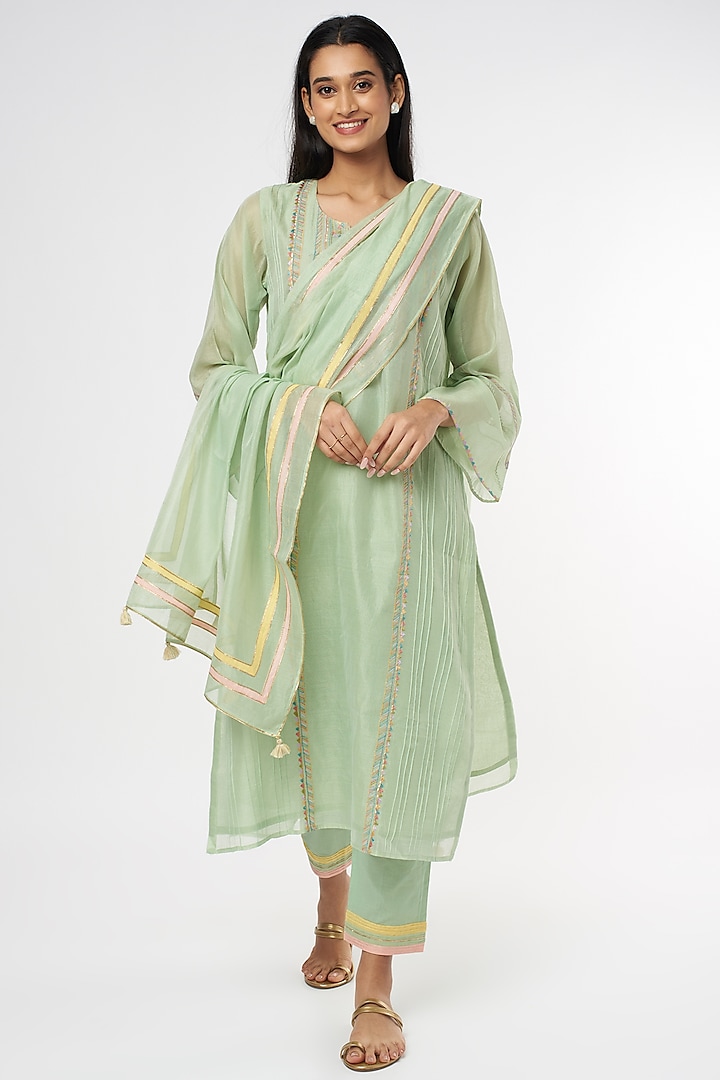 Pastel Green Embroidered Kurta Set by Turaja at Pernia's Pop Up Shop